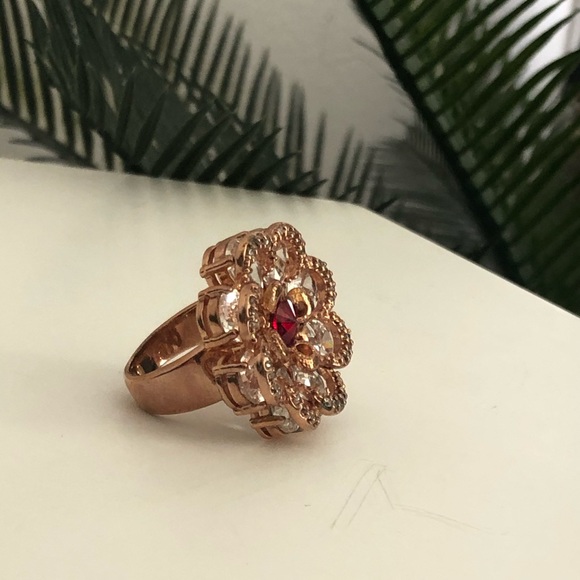 Flower ring - Picture 4 of 4